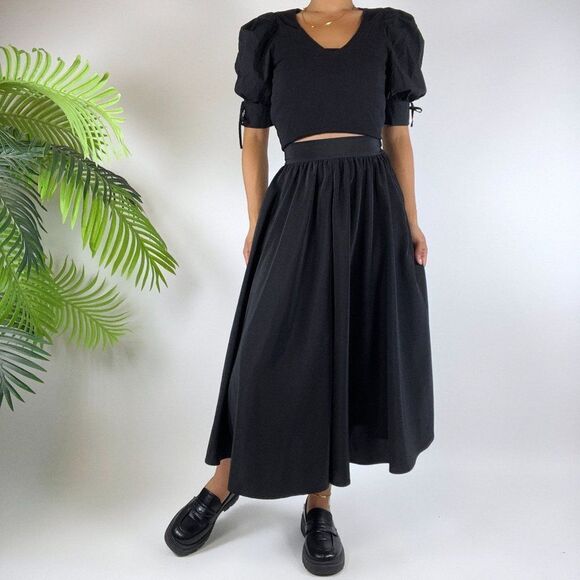 Vintage 90s Black Classy High Waisted Dark Coquette Ruffle Flowy Midi Skirt / 4 - Picture 1 of 5